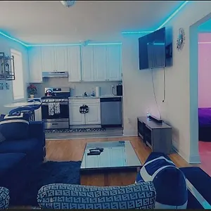  Apartment Townhouse In Oakland Gardens