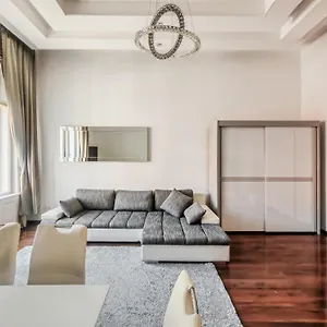  Apartment Amora Homes Basilica View Imperial -sas Street -need Reservation For Free Parking Hungary